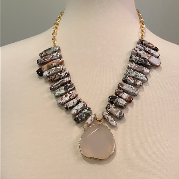 Loves affect necklace choker style in brown/cream - Picture 2 of 4